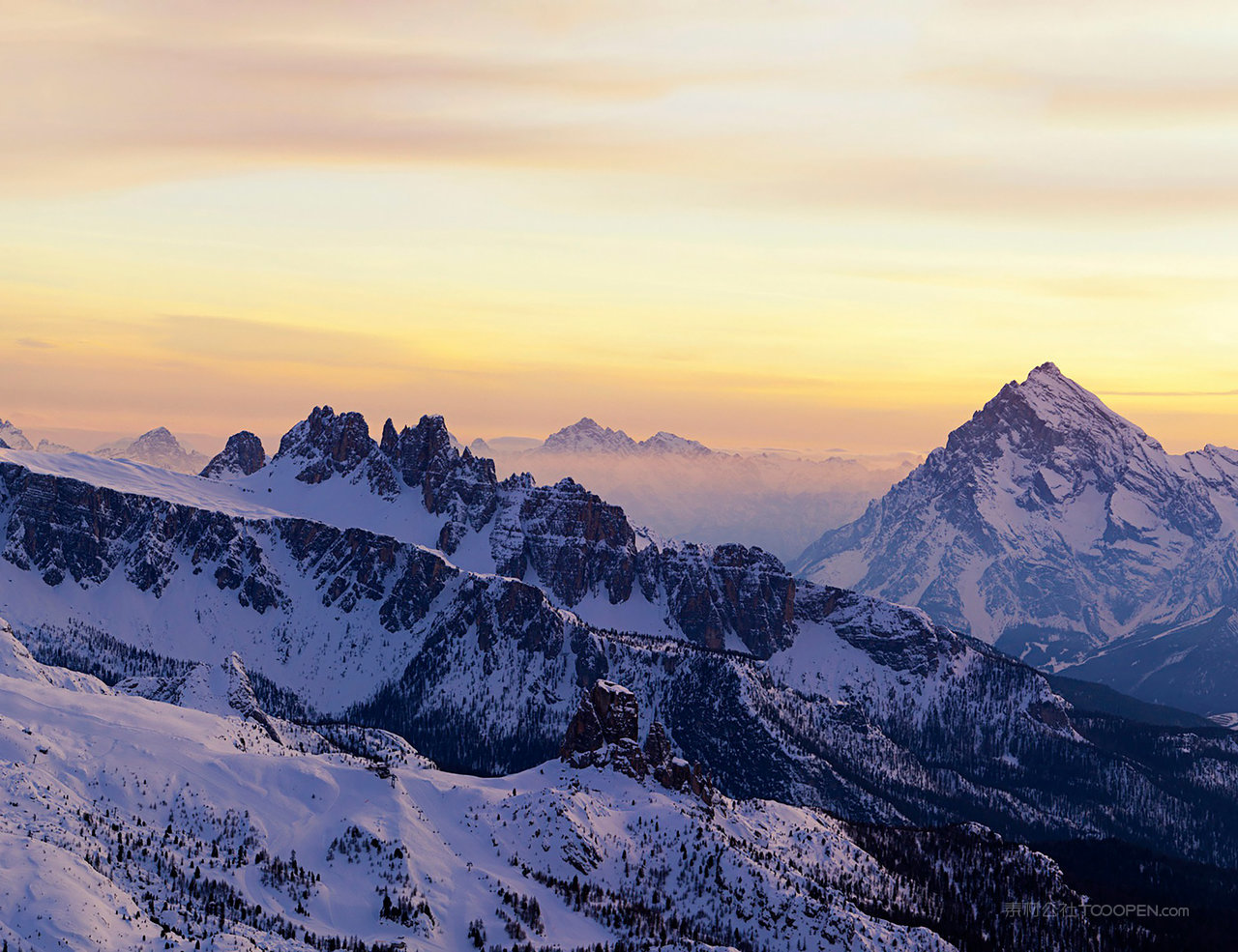 唯美雪山风景画图片
