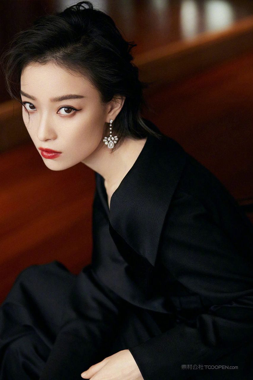 高冷女神倪妮干练短发发型写真图片