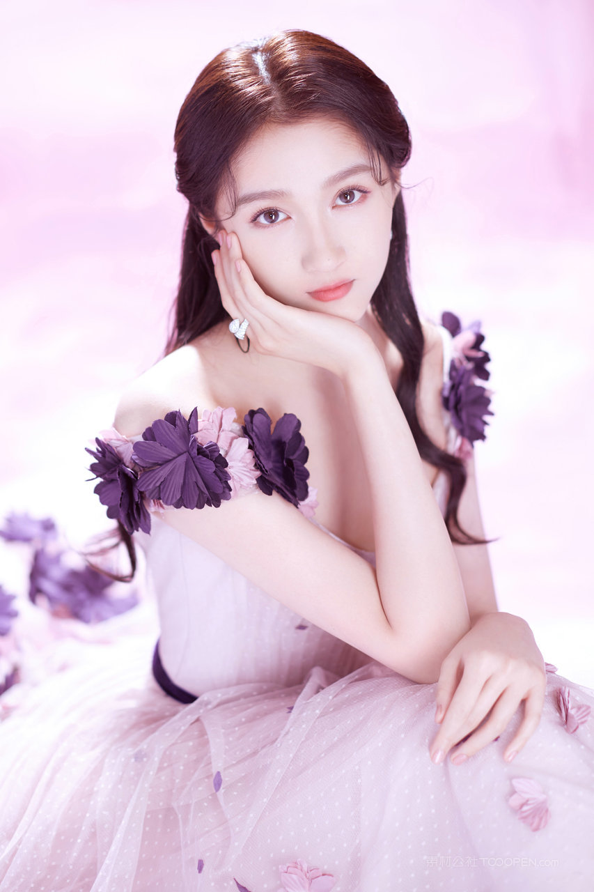 4K高清国内专业海量女明星壁纸关晓彤图片大全