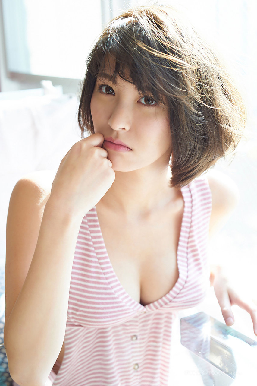 短发日本内衣模特图片