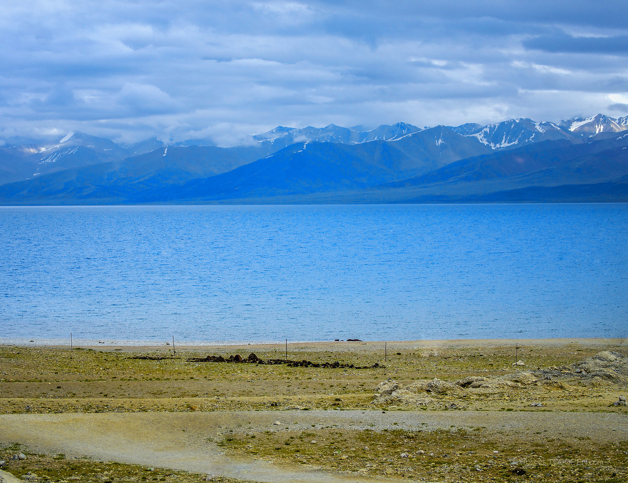 纳木错雪山摄影图片