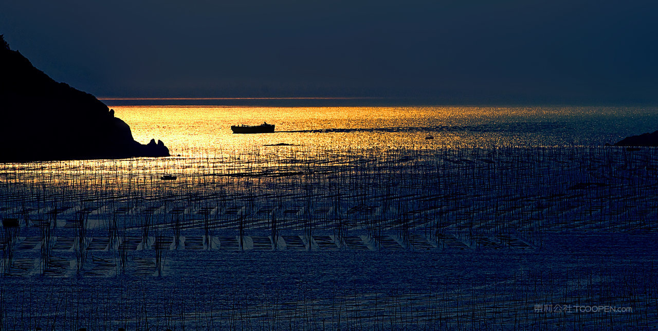 大海、阳光、船