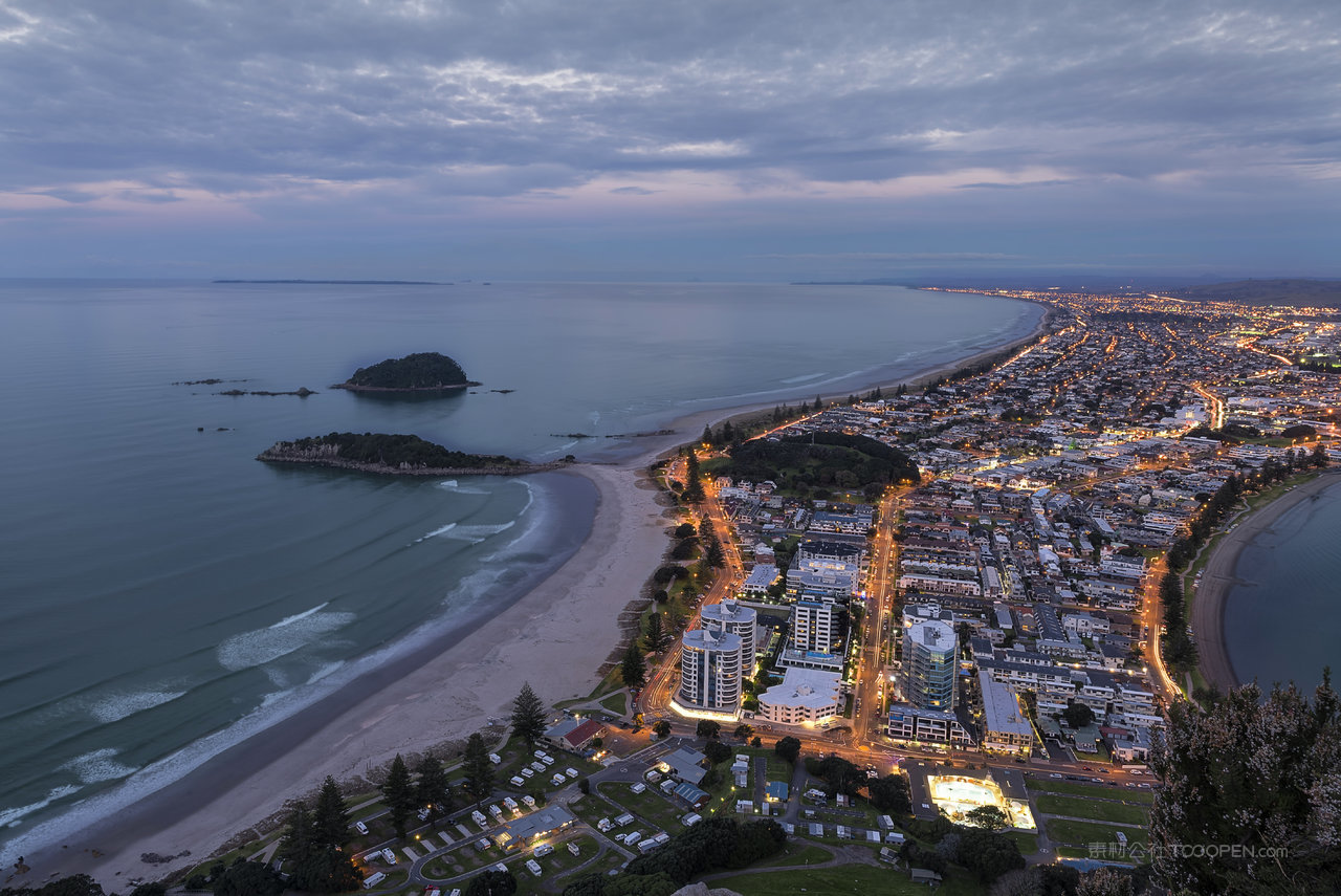 新西兰北岛陶朗加小镇全景
