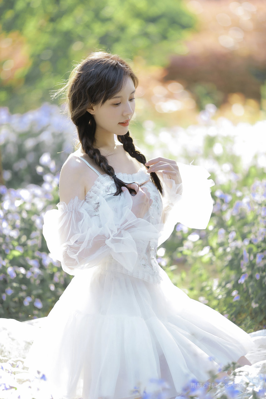 花园里的清纯名媛美女摄影图片大全