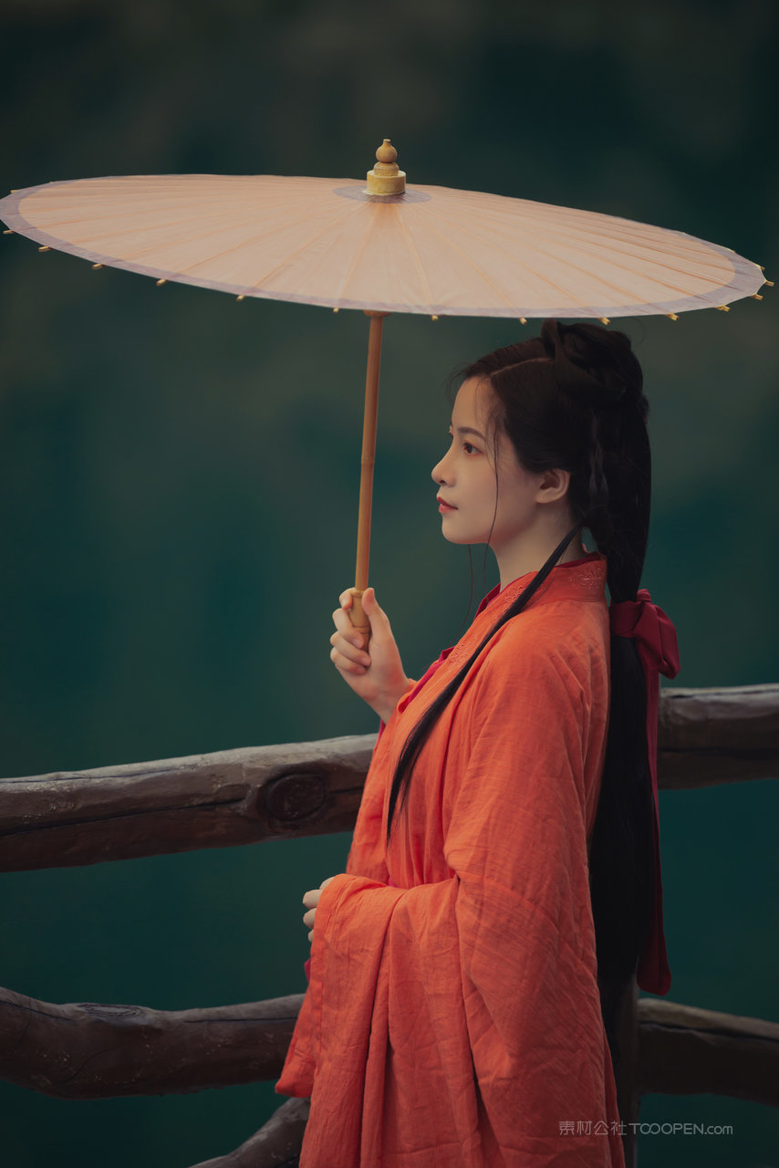 绝色古装美女打雨伞写真摄影图片