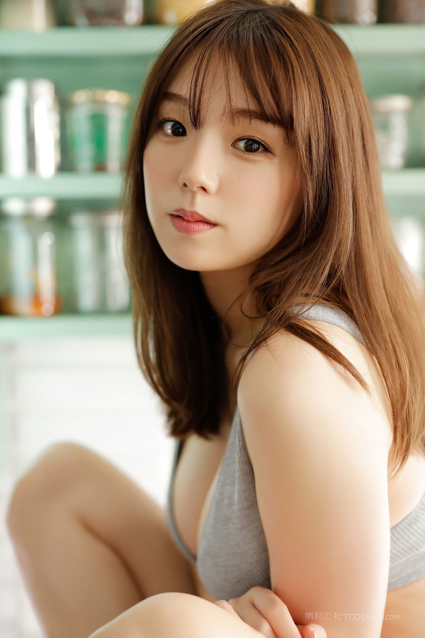 胸大的日本内衣模特图片