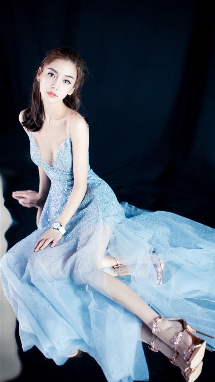 穿礼服的美女高清图片