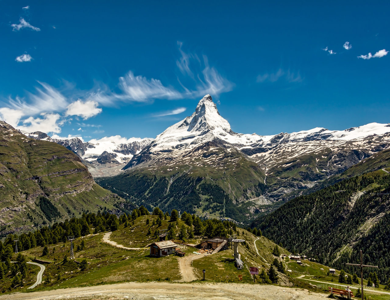 雪山高山山脉风景画