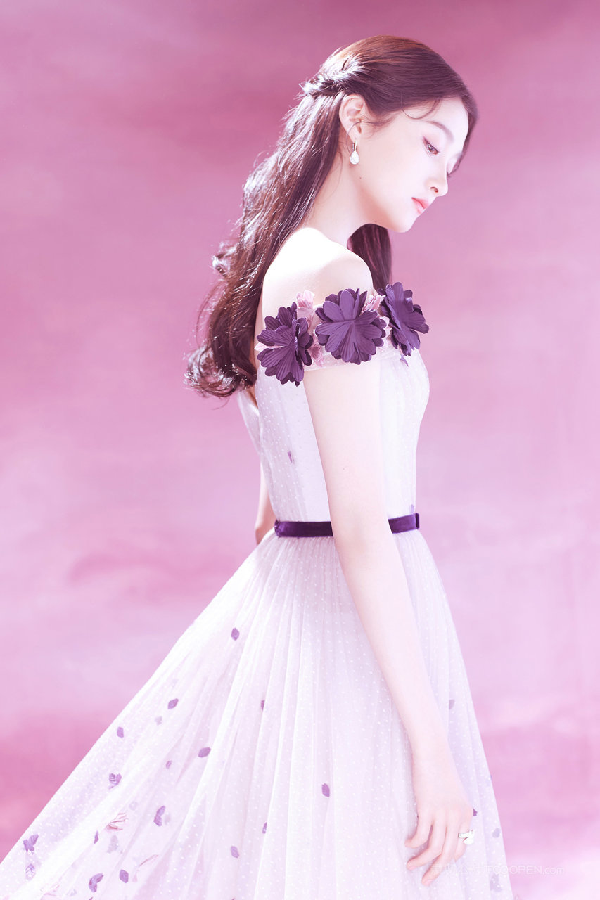 唯美国内漂亮美女明星壁纸大全关晓彤写真图片