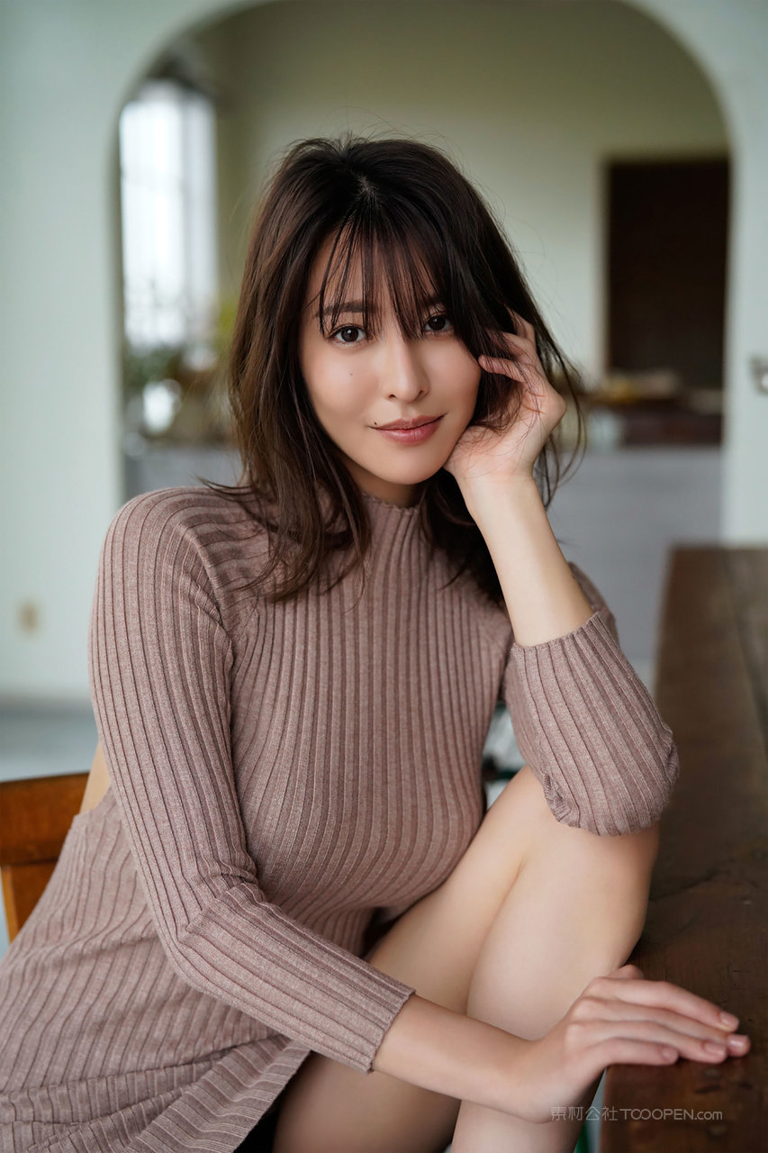 日本爆乳风韵美女