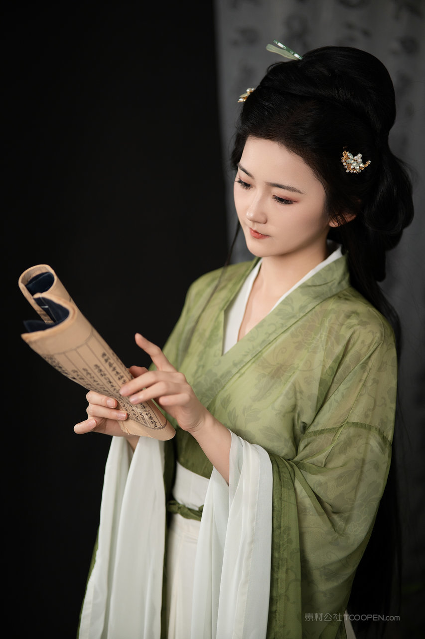 中国清纯汉服美女古风艺术摄影写真图片