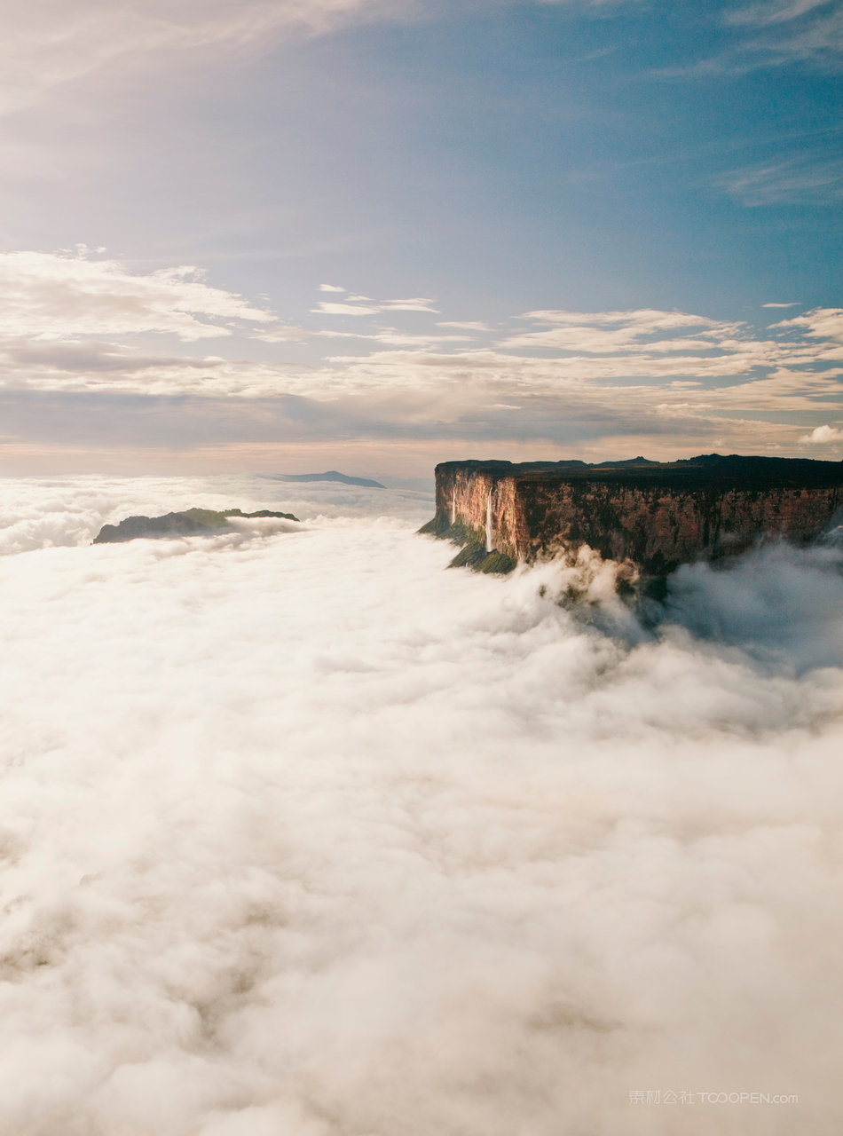 雄伟的罗雷马山