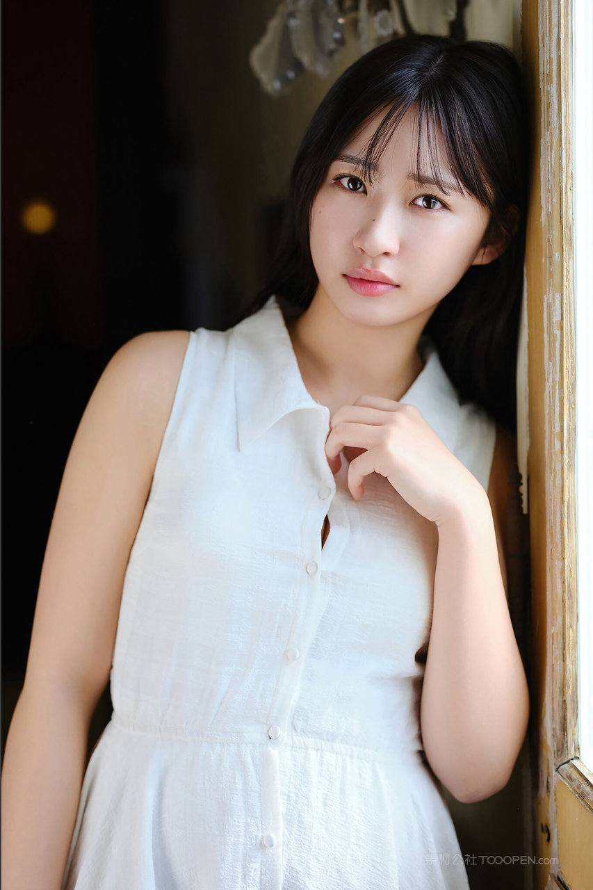 丰满美女摄影图片