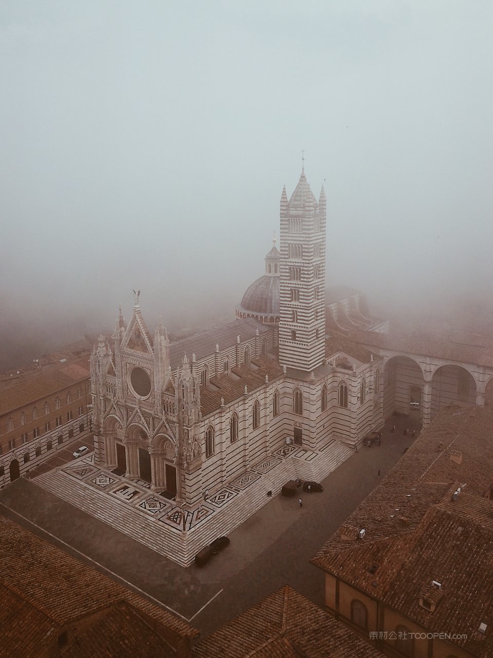 欧洲建筑迷雾风景画图片
