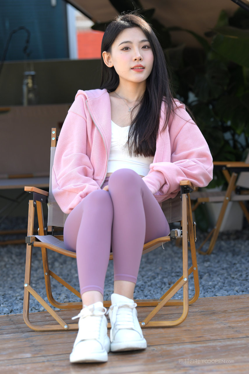 国产精品素颜系列街拍美女紧身裤高清