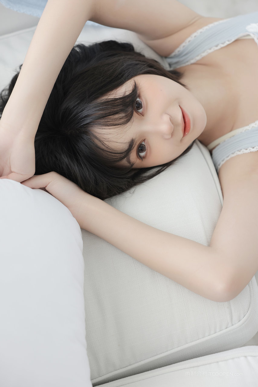 美少女睡觉图片