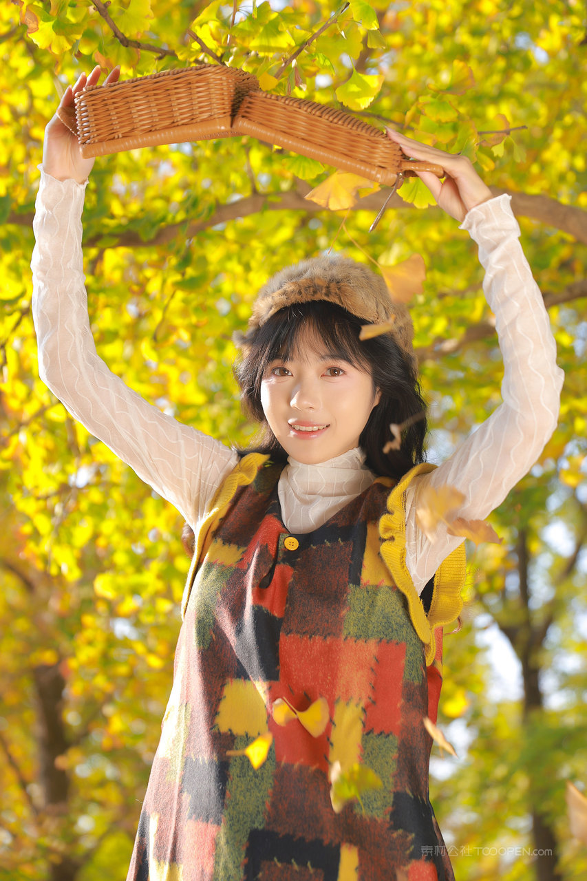 秋日美女户外写真