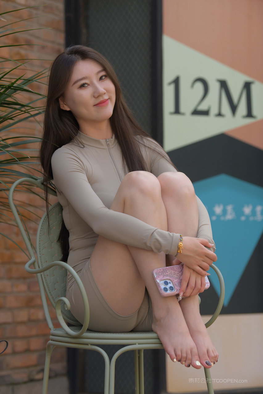 国产美女街拍大图