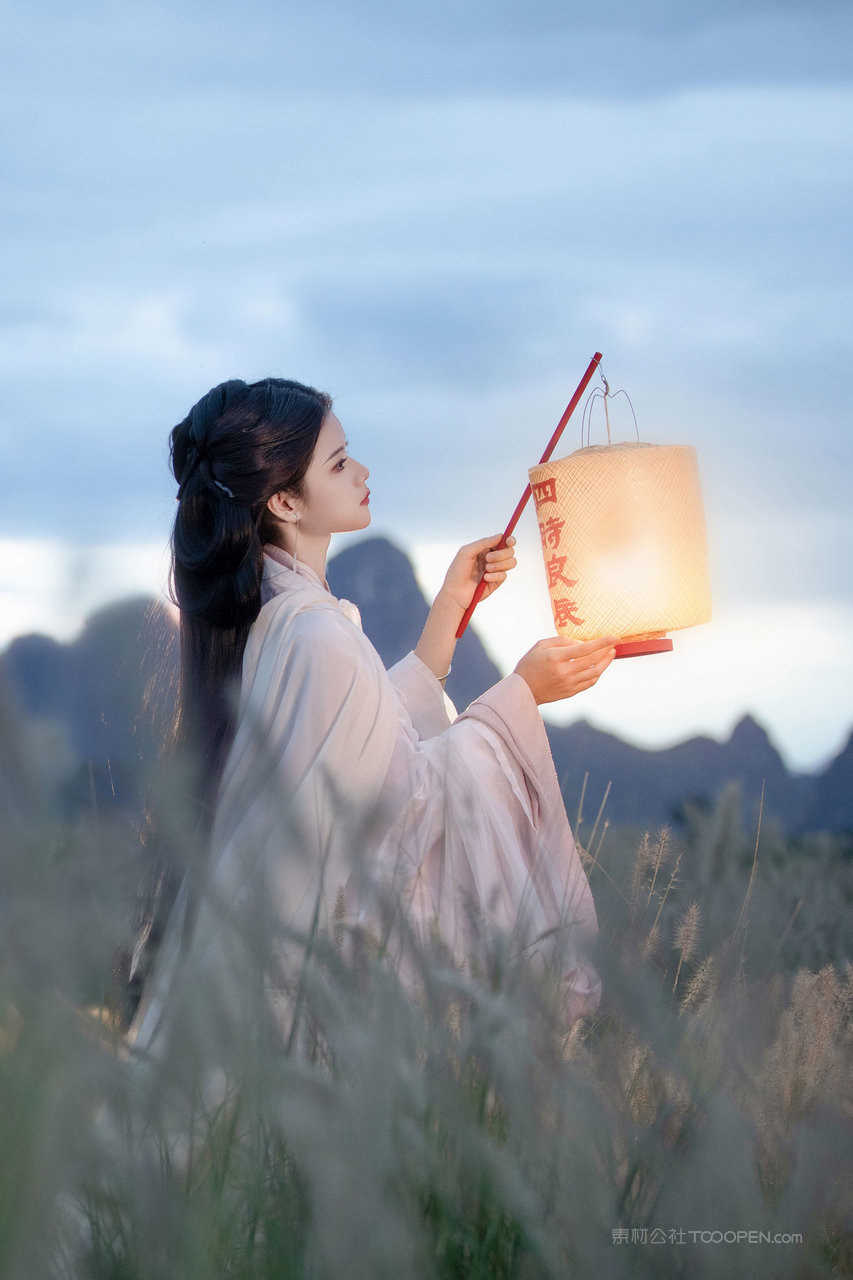 白衣古装美女图片