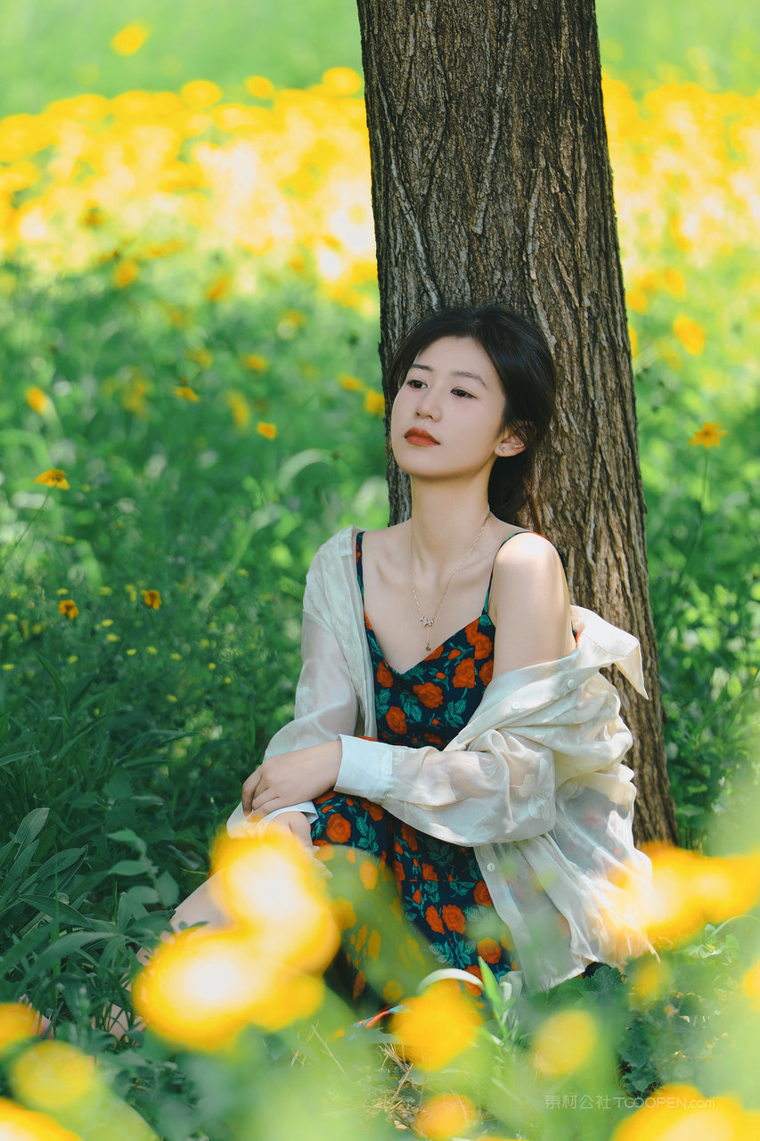 唯美清纯女生户外摄影