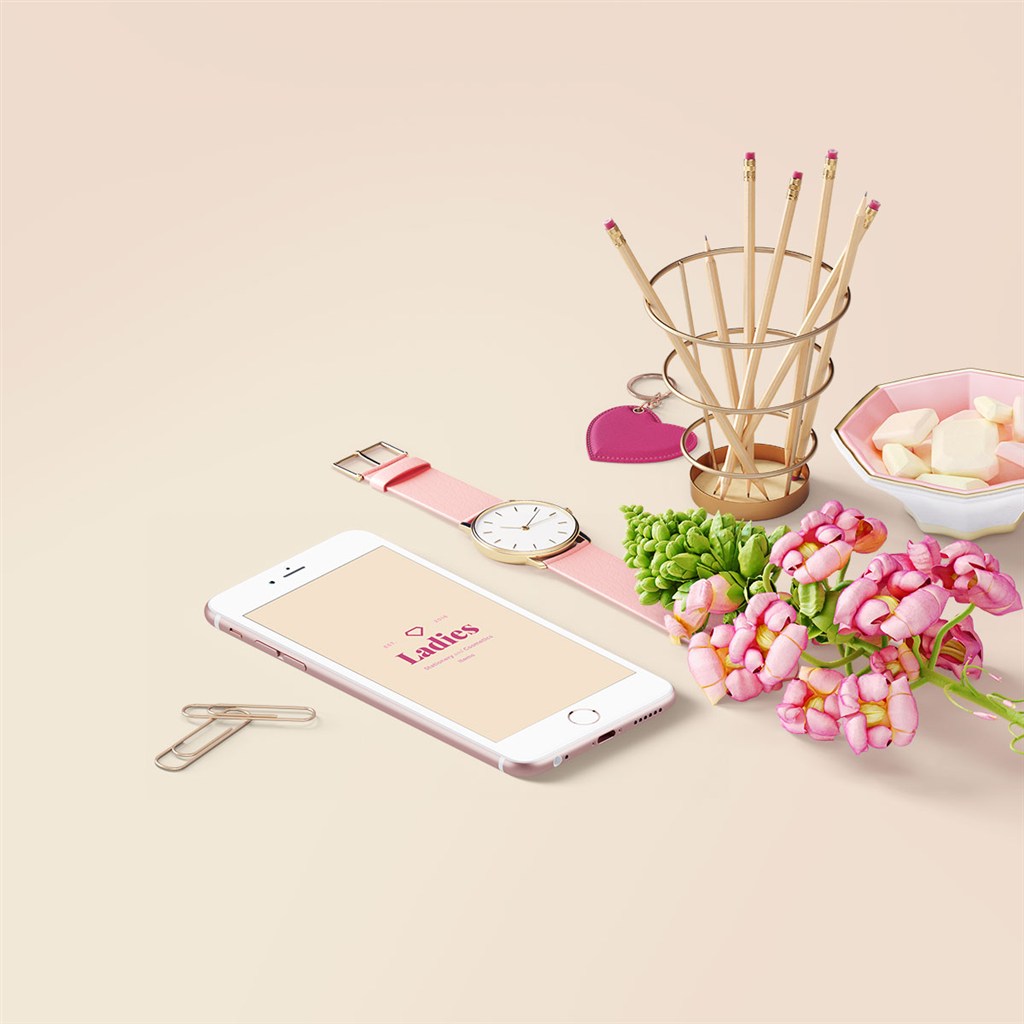 时尚粉嫩手机手表包装设计样机模板