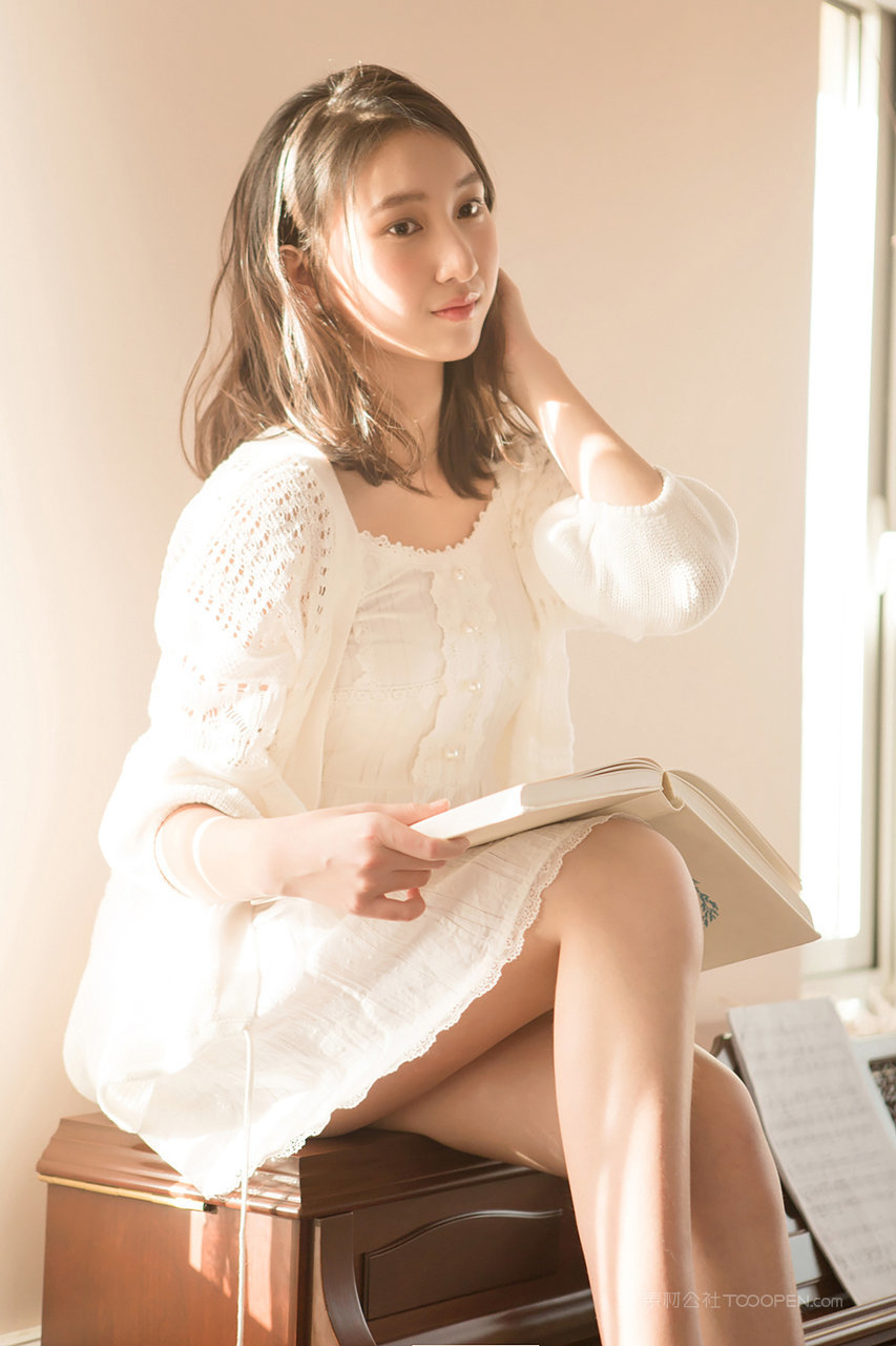 读书的清纯气质美女高清手机壁纸图片大全