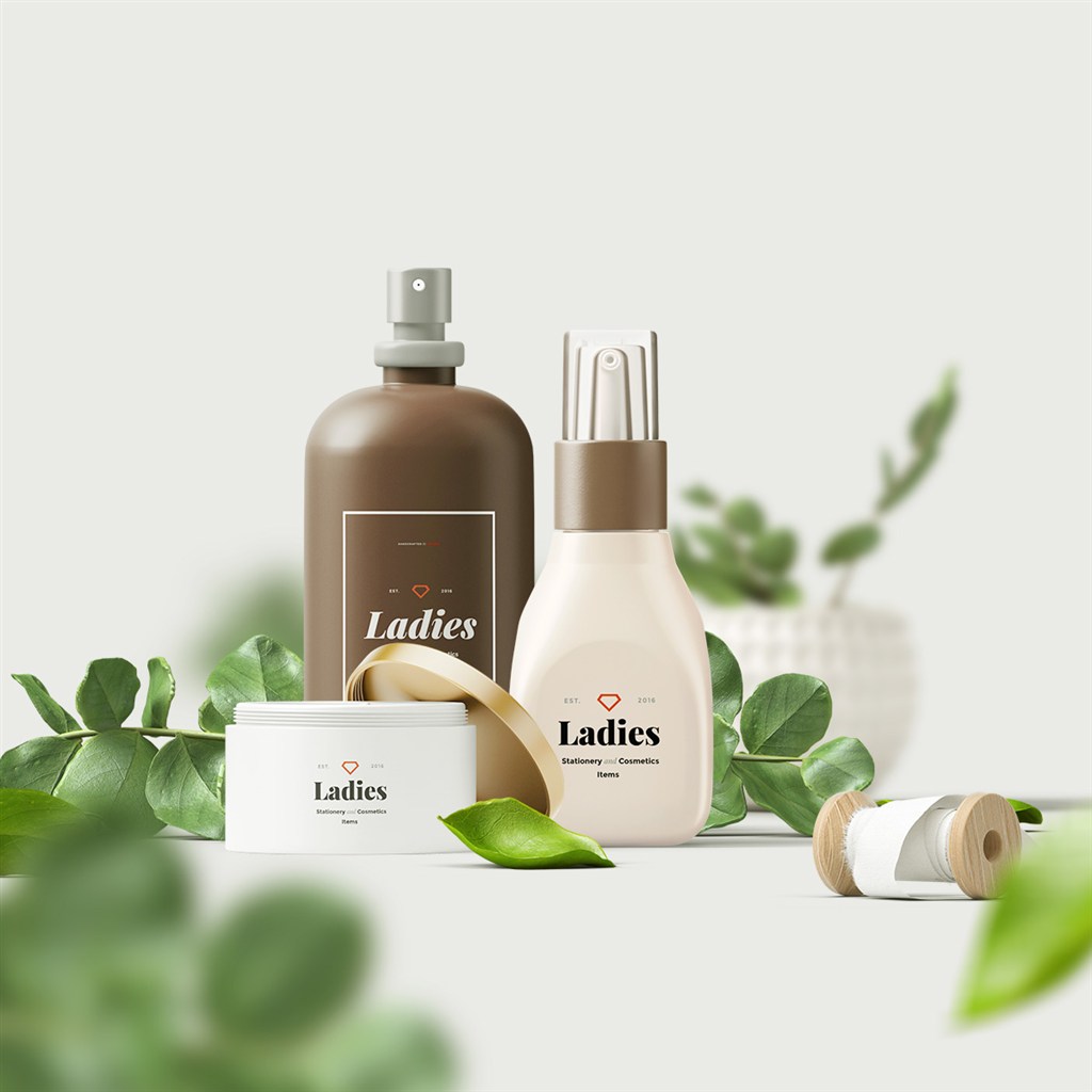 时尚化妆品包装设计样机模板