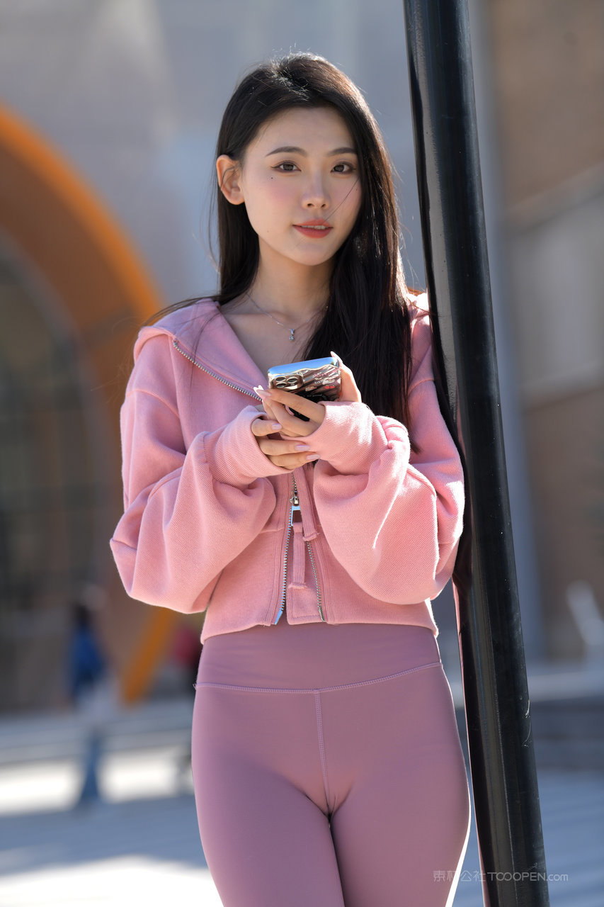 尤果美女网街拍紧身裤瑜伽美女女大学生