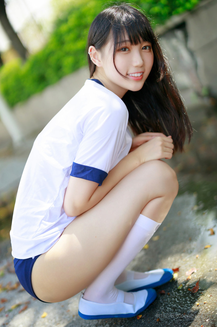 日本校园女生天然素人清纯艺术照下载