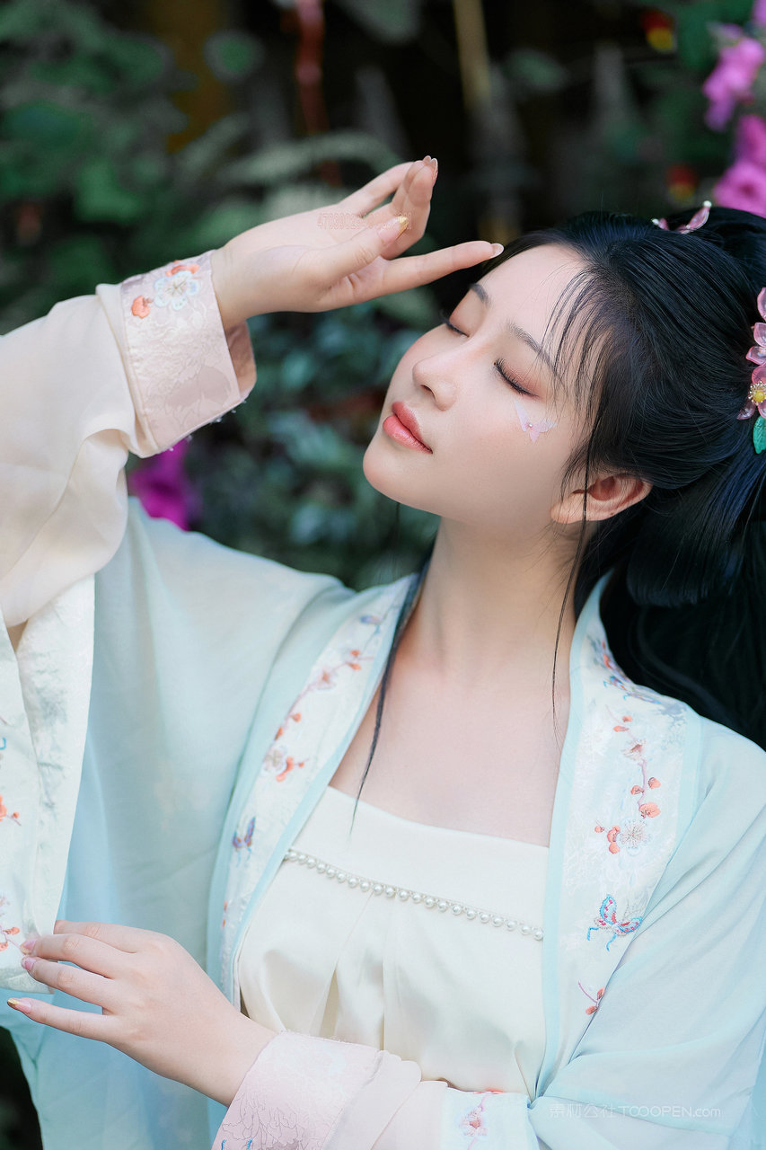 唯美古装清纯美女艺术摄影写真图片