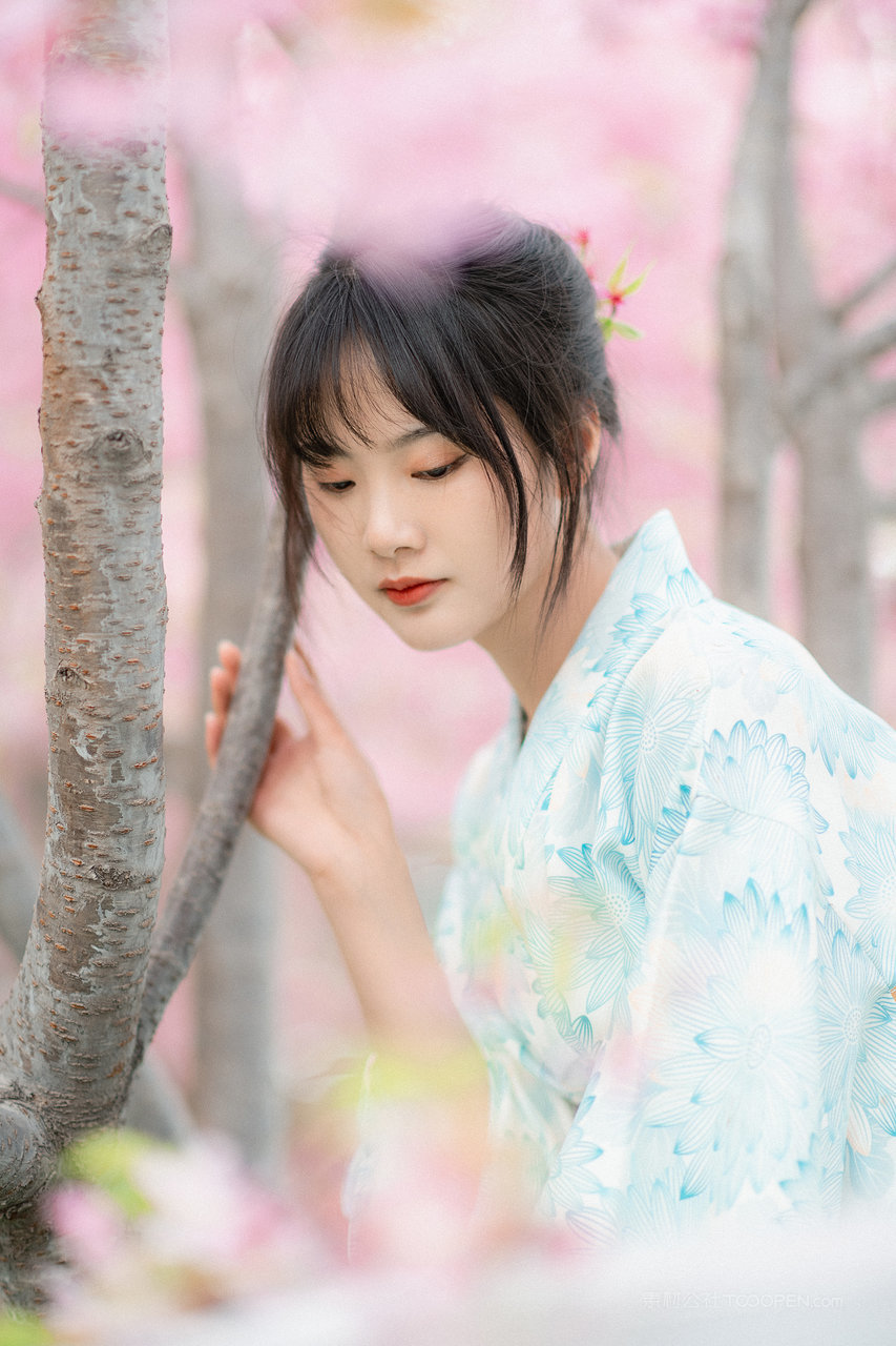 穿和服的日本少女唯美艺术照图片大全