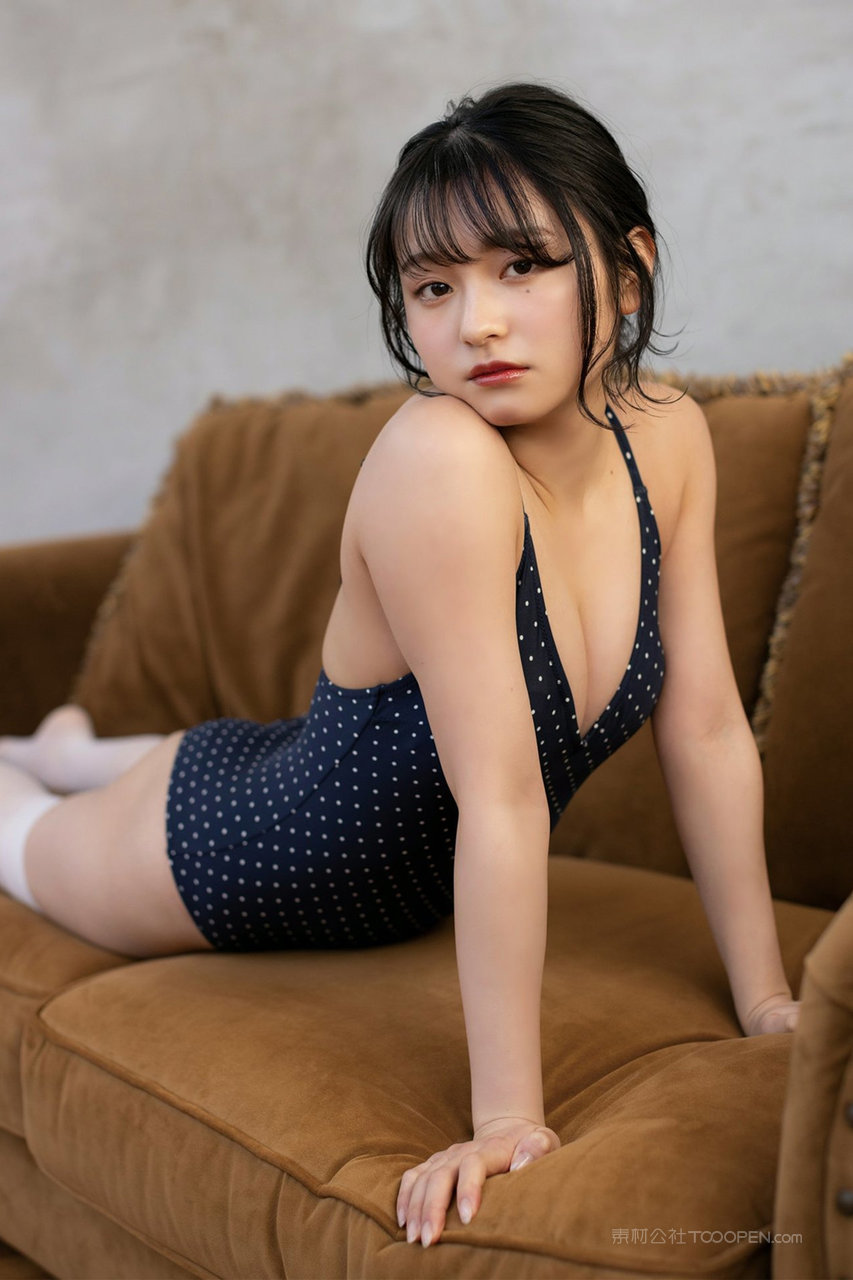 116亚洲嫩模美女131mm诱人自拍无码图库