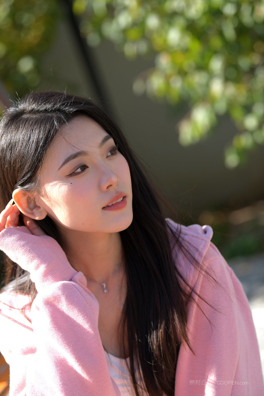 街拍极品大学生美女瑜伽然然合集