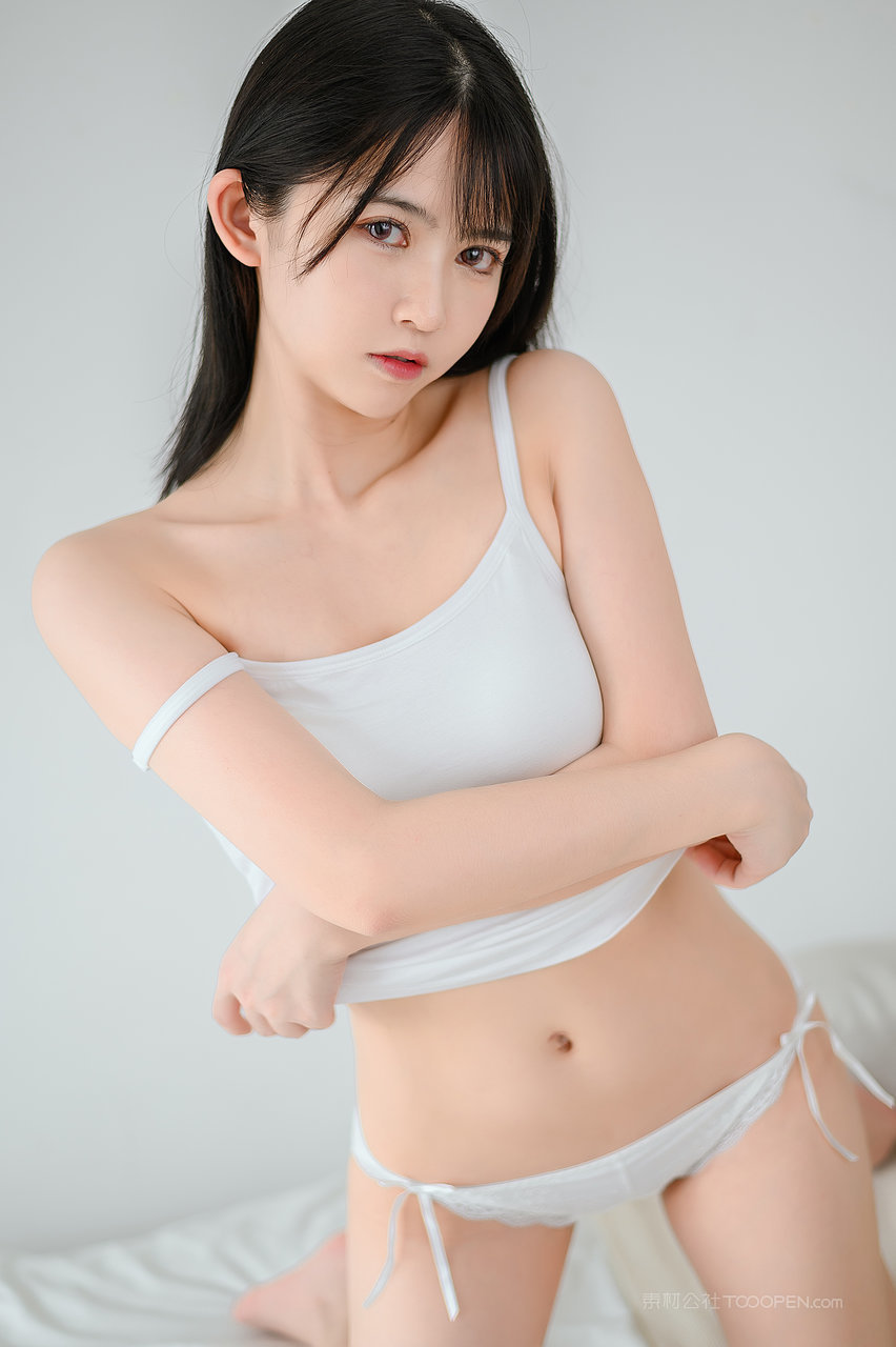 亚洲精品日韩极品粉嫩美女图片下载