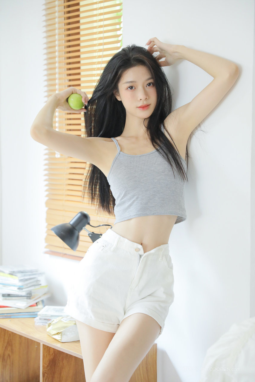 苗条细腰身材美女模特116极品美女写真图片