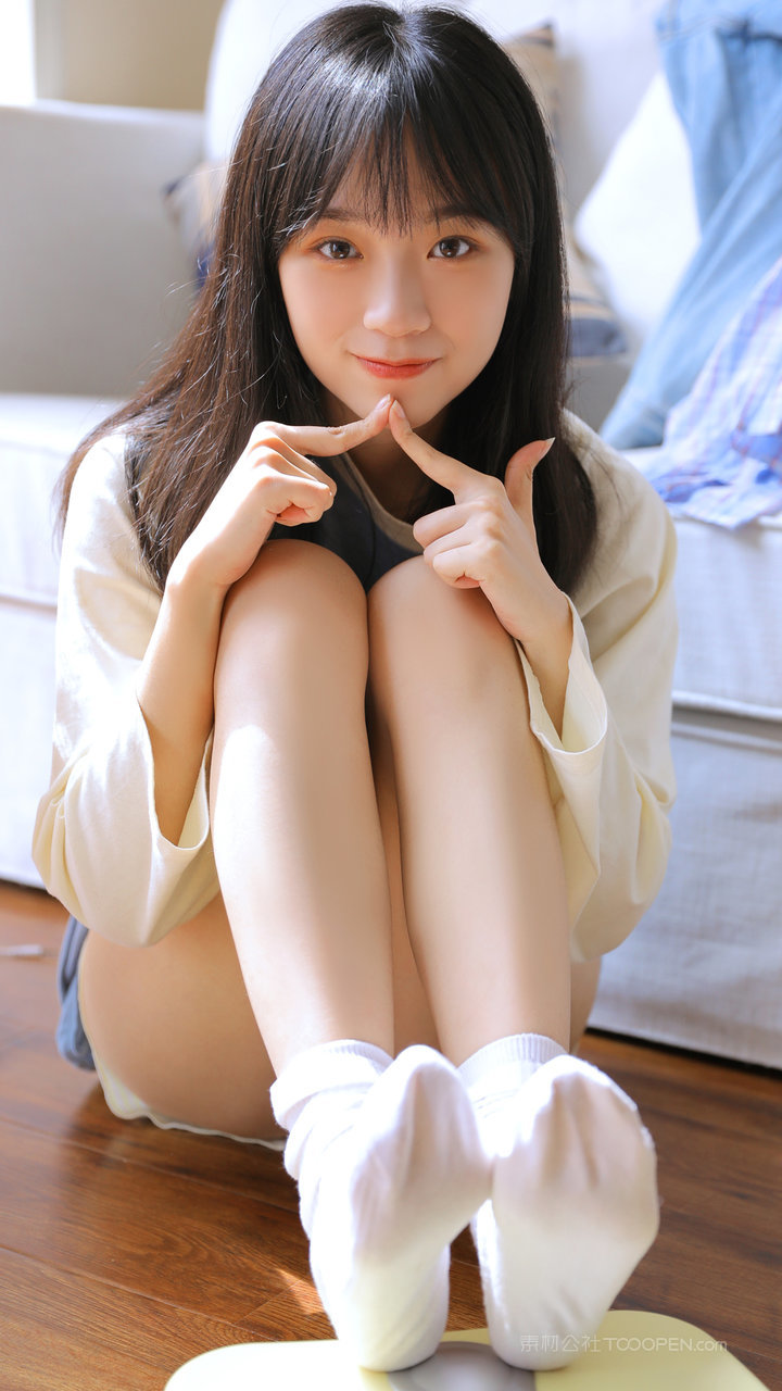 清纯甜美的女高中生生活照图片