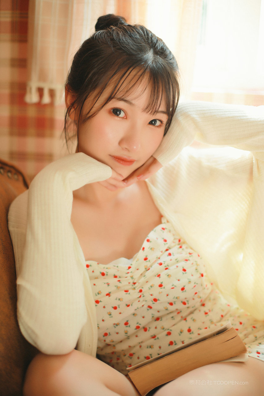 清纯美女大学生秀人网私房照写真图片