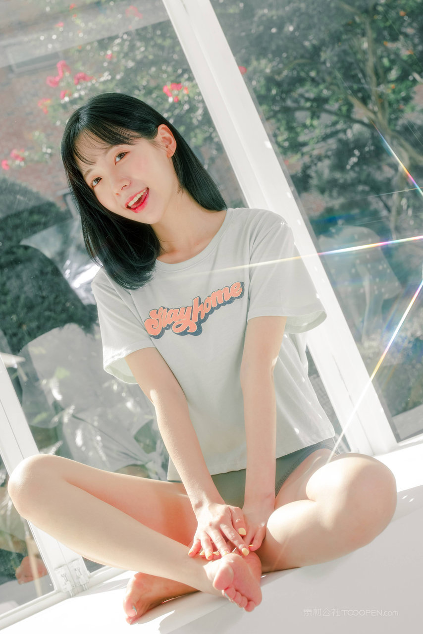 国产清纯嫩妹高清私房照图片