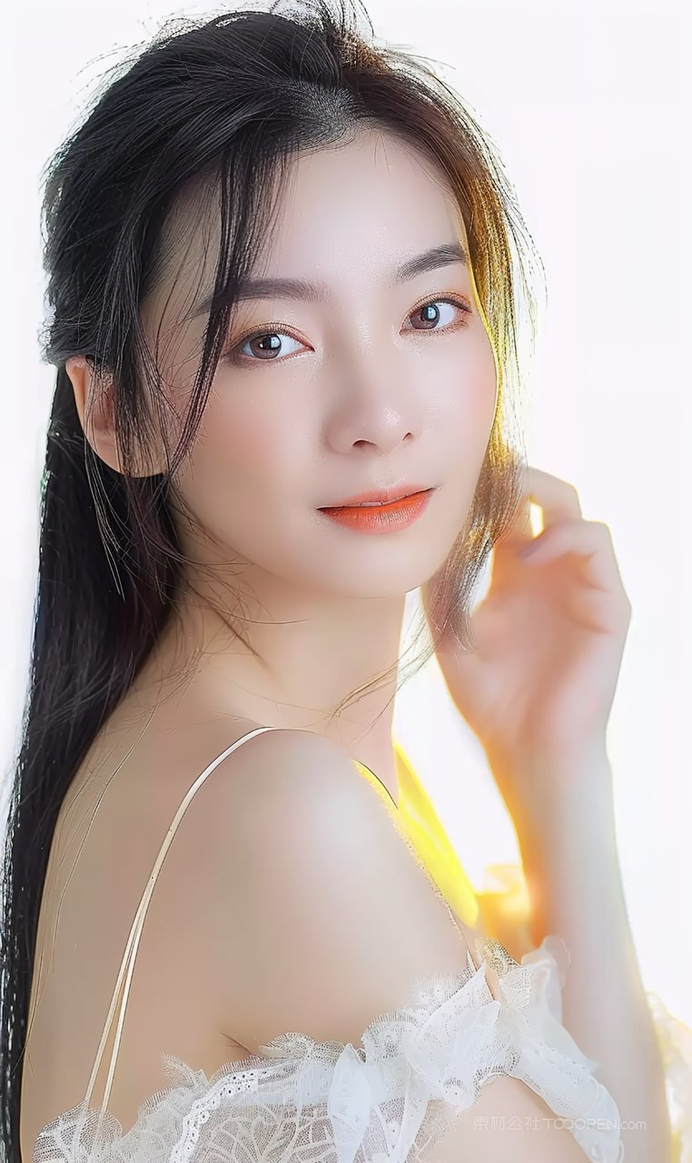 个性彩妆女性美女时尚清纯护肤青年美白