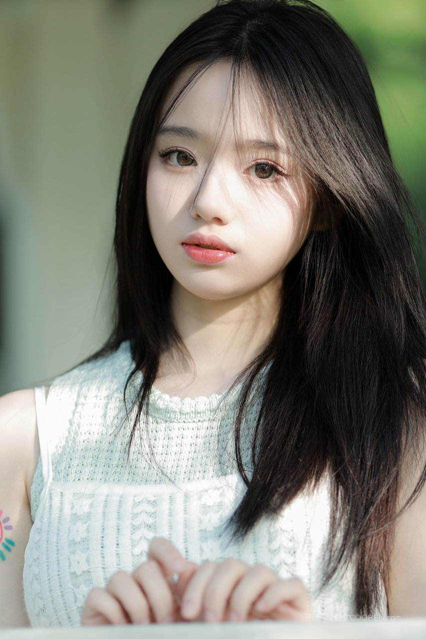 中国纯洁漂亮女生唯美手机壁纸图片