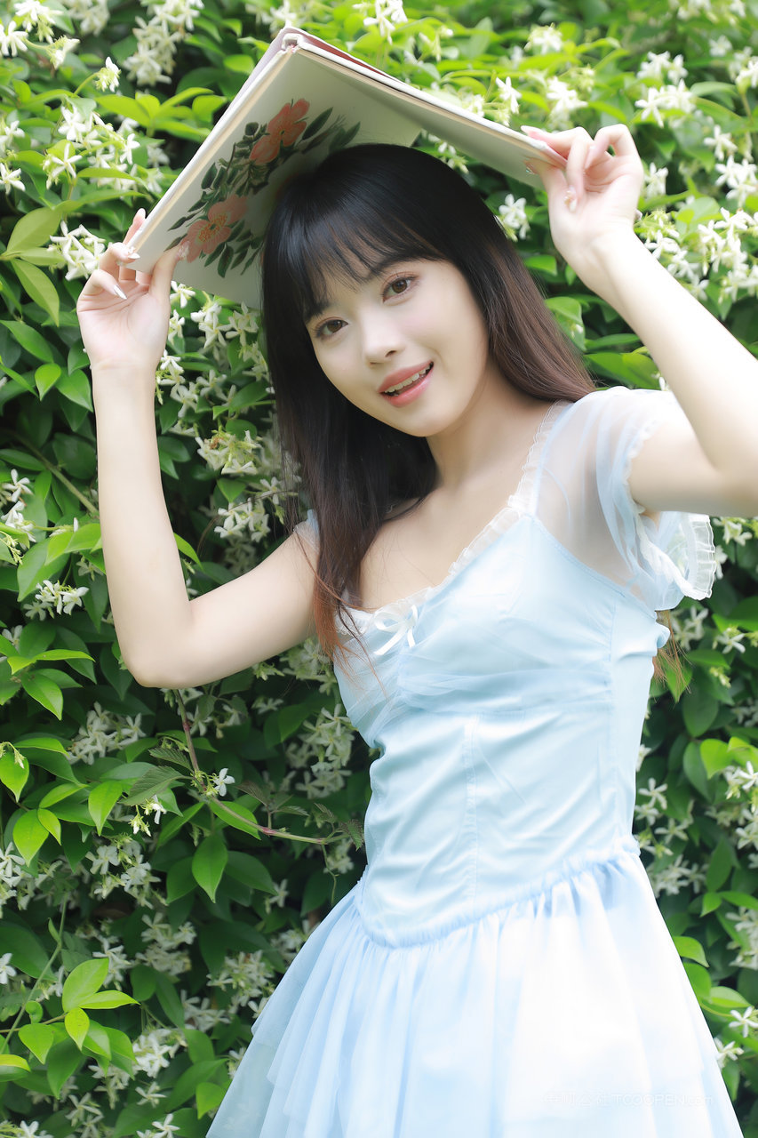 4K高清秀人网大二女生艺术照精品下载