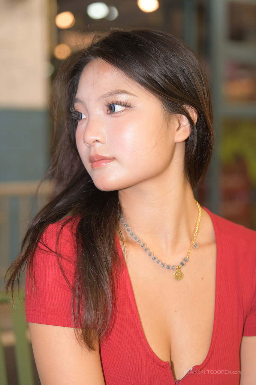 性感紧身衣美女图片