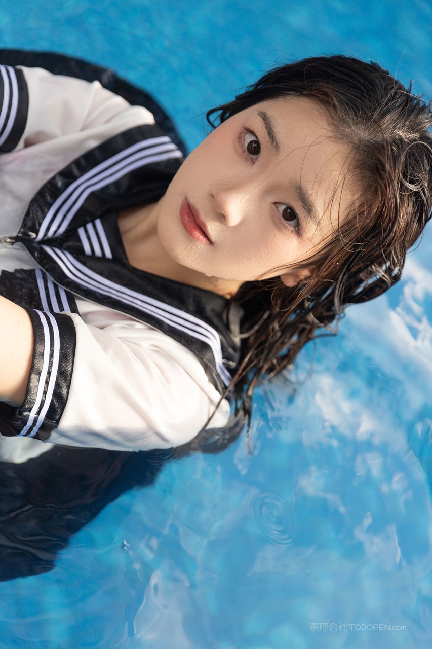 水手制服美女诱惑