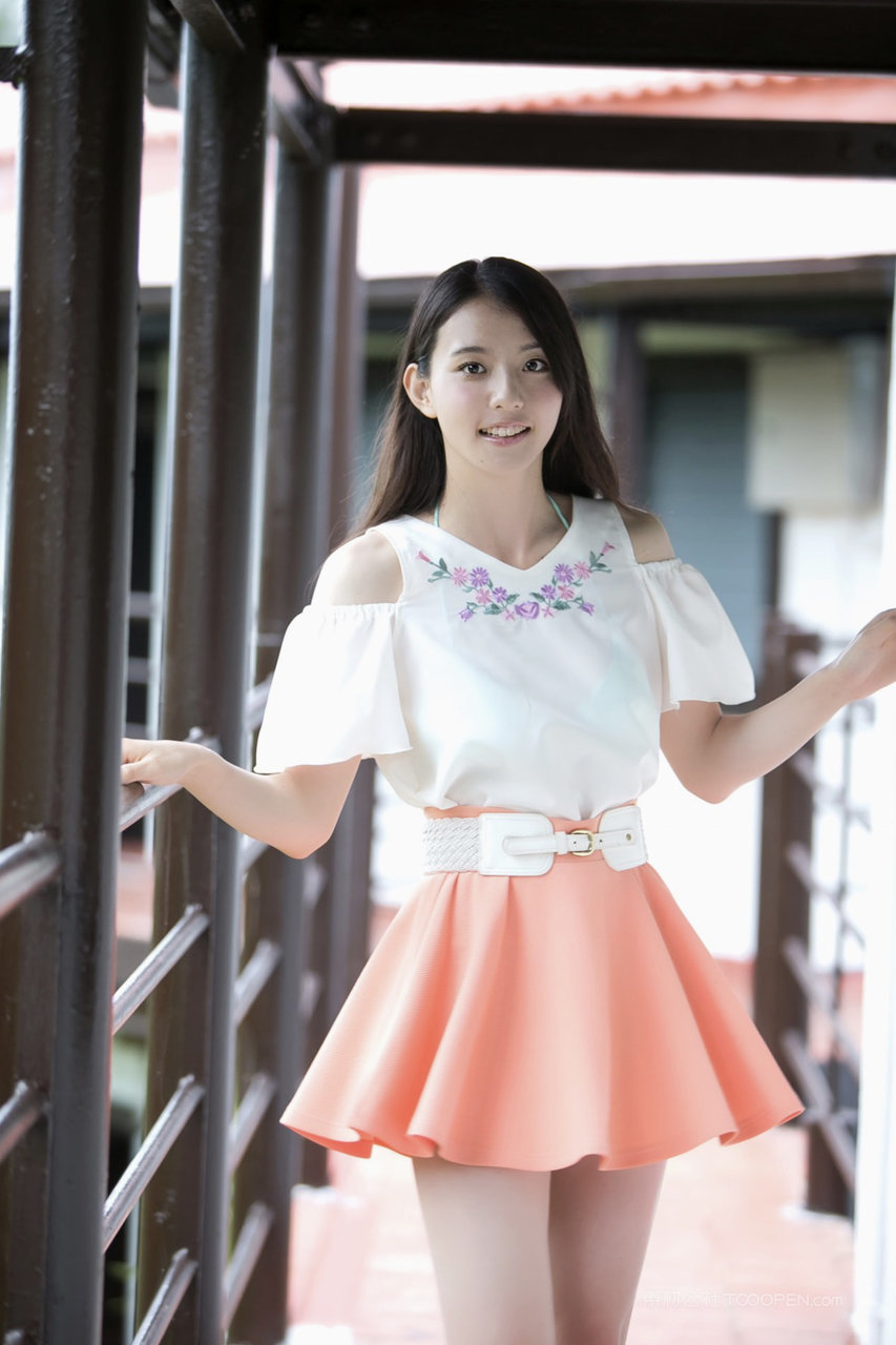 清纯橙色超短裙美女MM 131女生