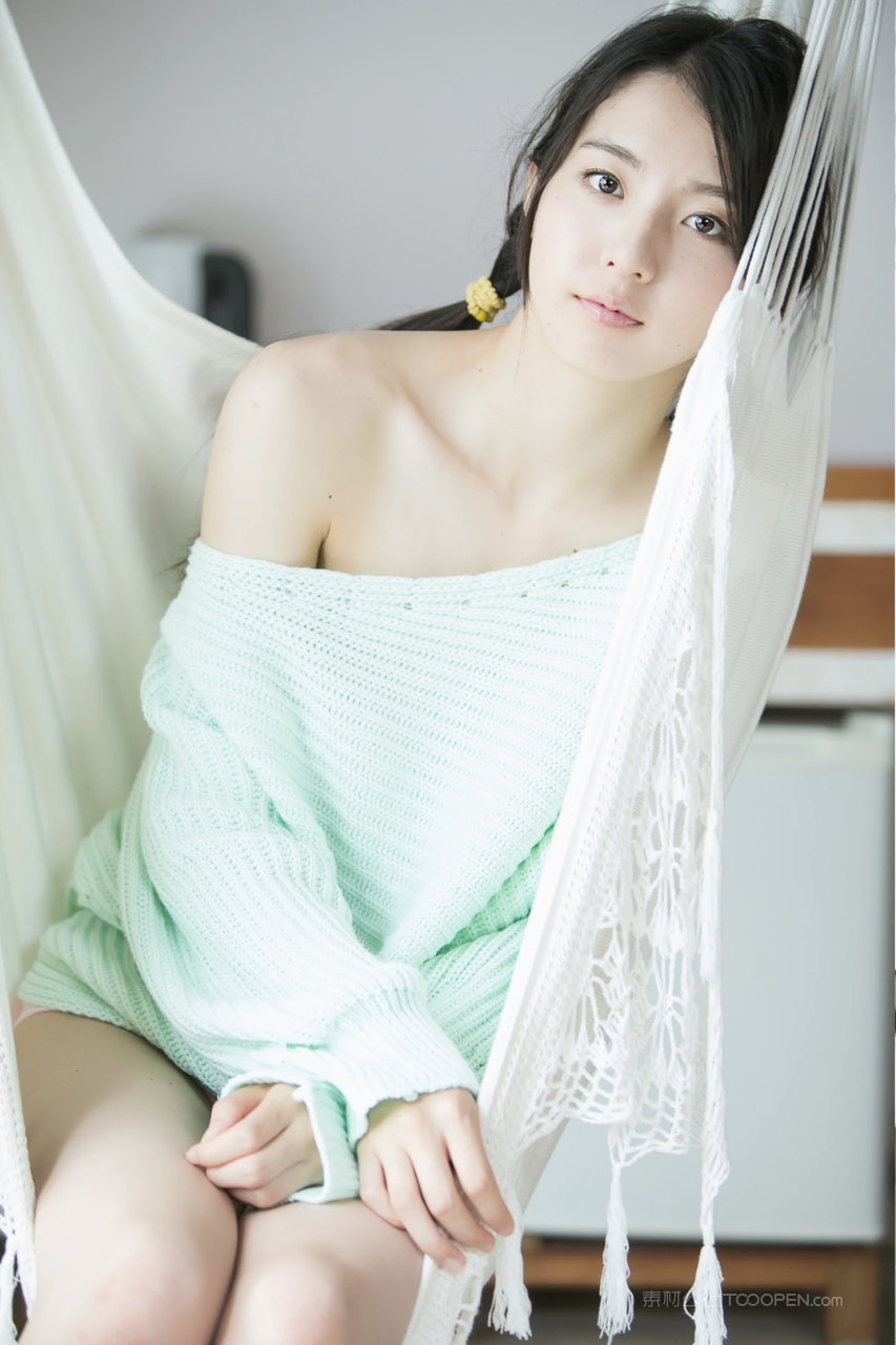 gogo日韩精品极品粉嫩美女纯天然素颜照片