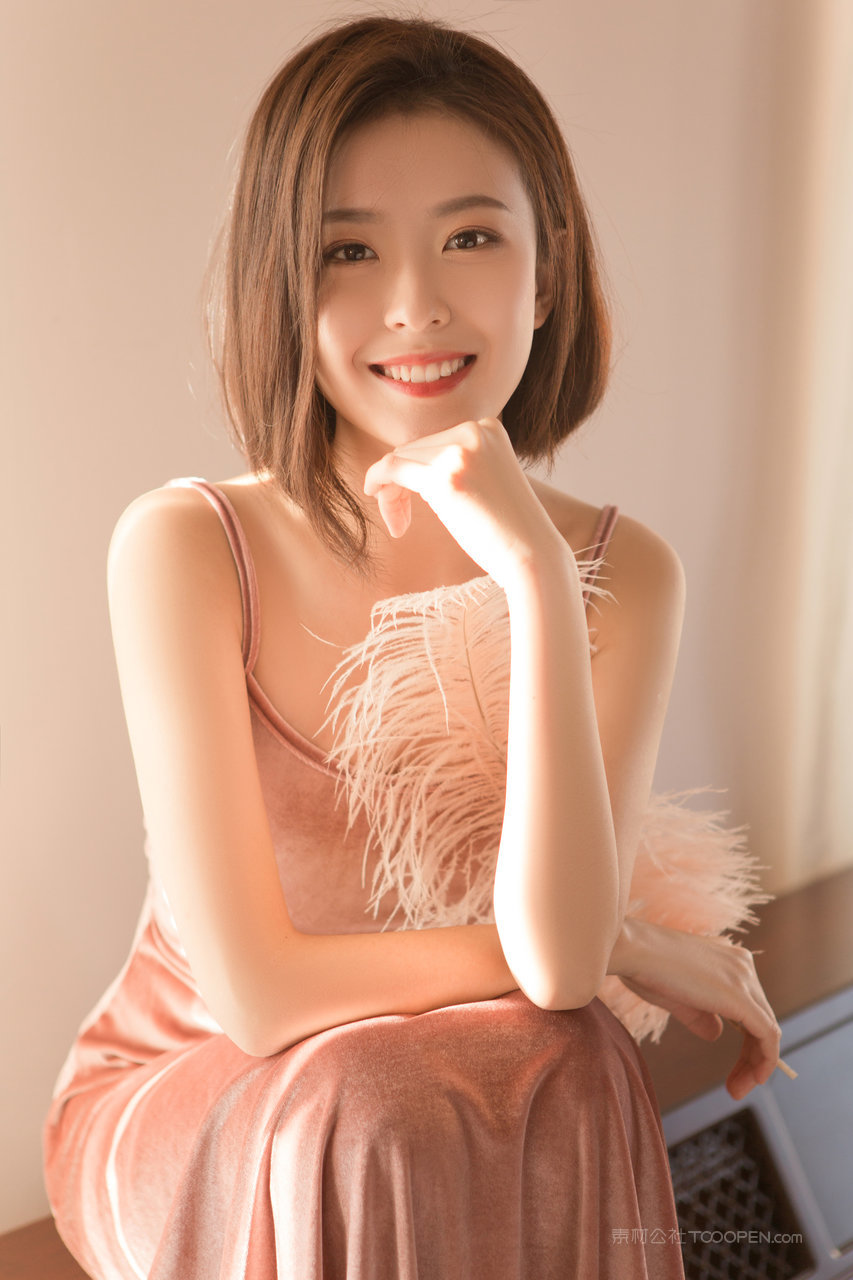 性感粉嫩肌肤清丽佳人美女私房照图片大全