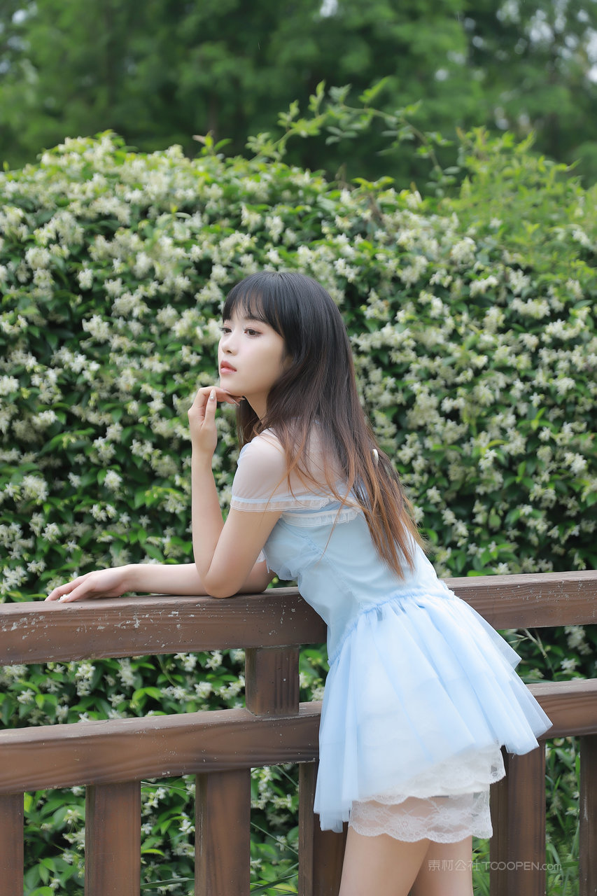 清纯美少女个人艺术照写真