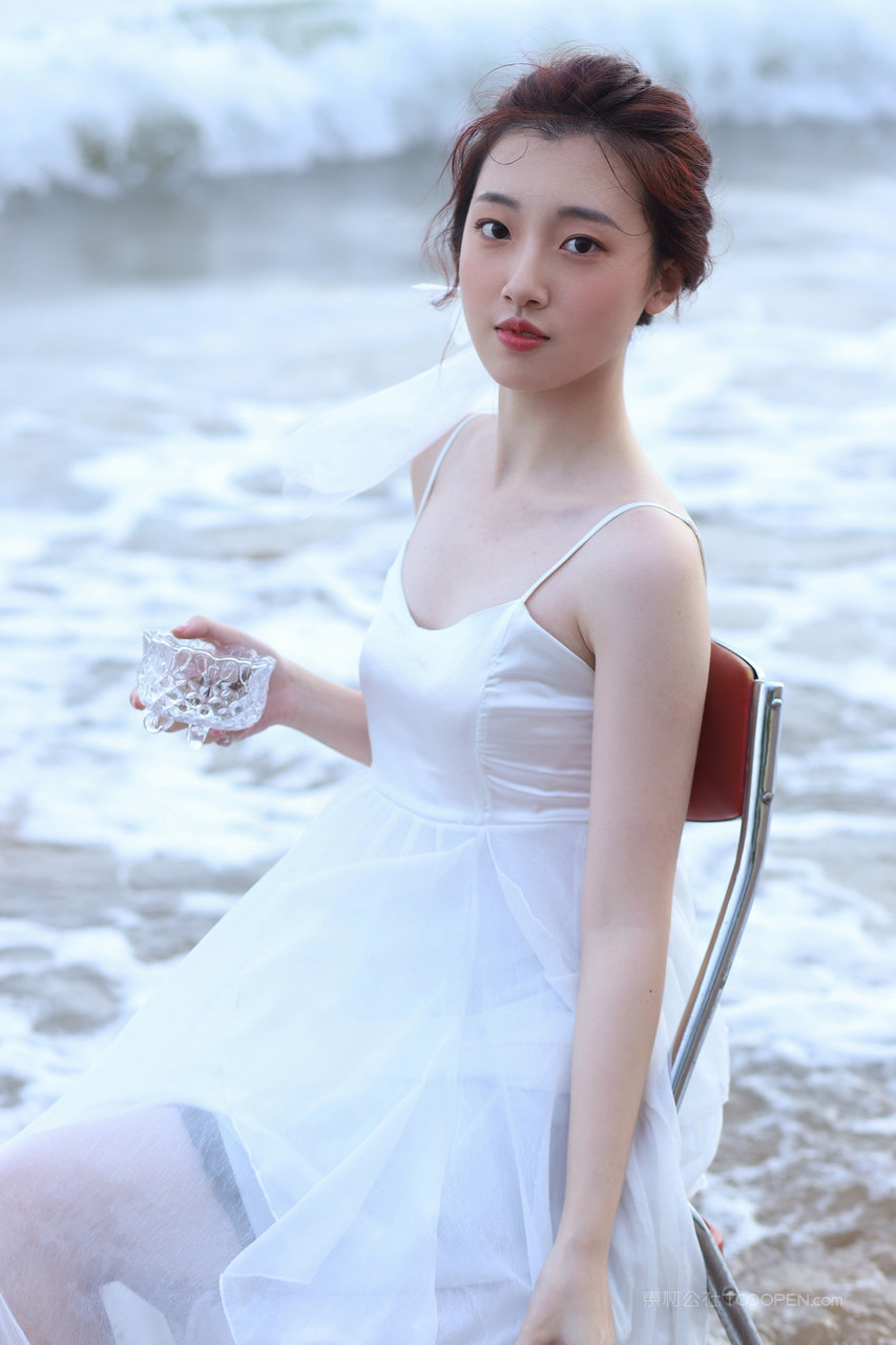 唯美清纯海边可爱女生头像高清写真图片