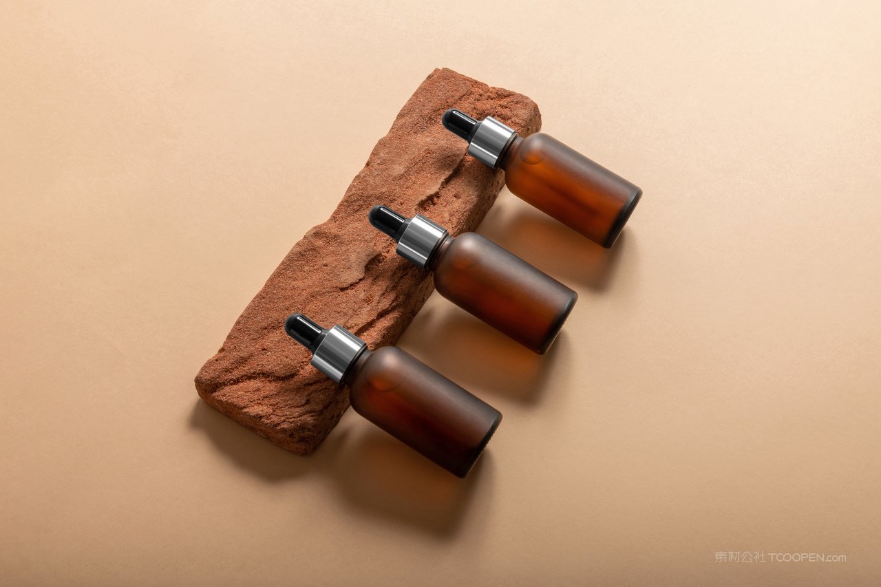 化妆品瓶子样机展示psd