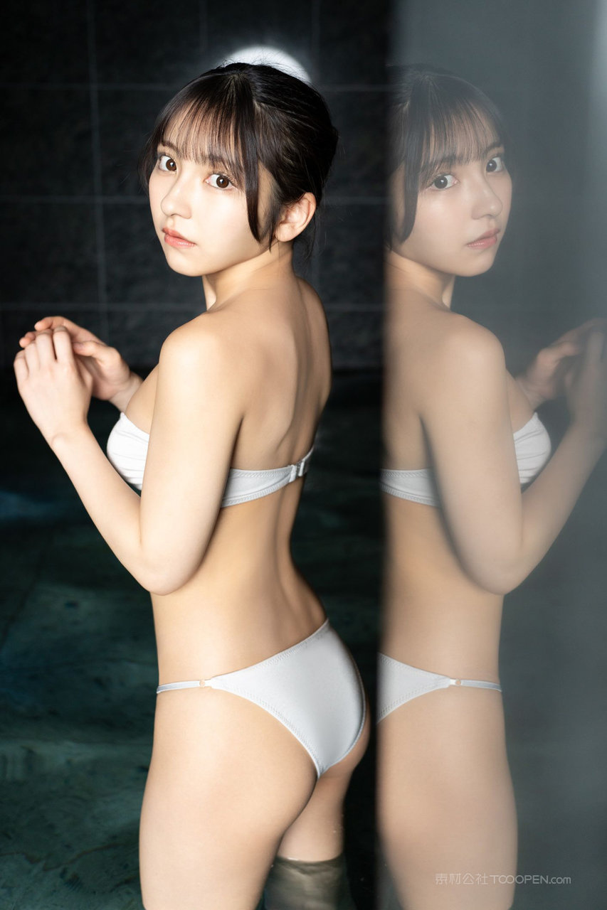 日本三点式内衣少女比基尼性感写真图片